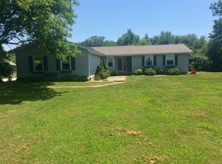 9014 Albrecht Rd, Staunton, IL 62088