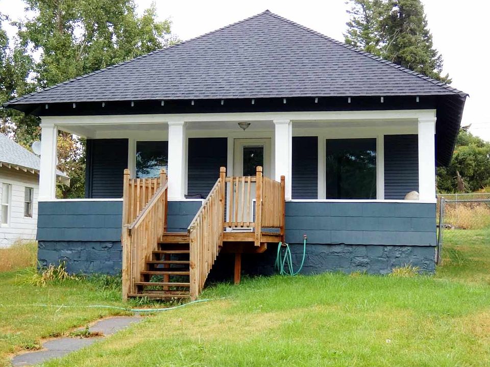 1st image of 209 SE Bluebird St