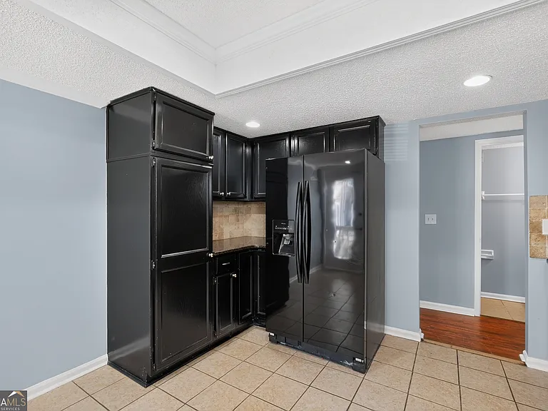 1024 Wiltshire Way — Photo 6