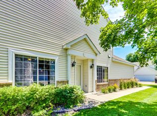 1459 Yorkshire Ln, Shakopee, MN 55379