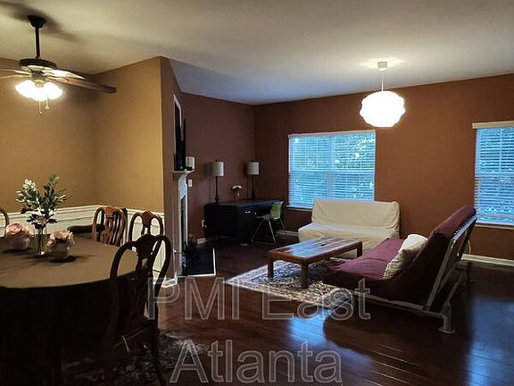 4th image of 2232 Leicester Way SE