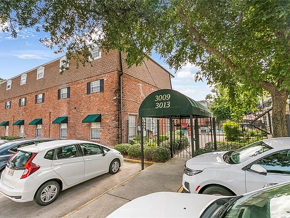 2nd image of 3013 Ridgelake Dr APT 208