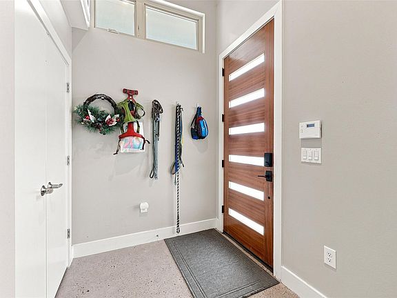2nd image of 2800 Crest Ave #B