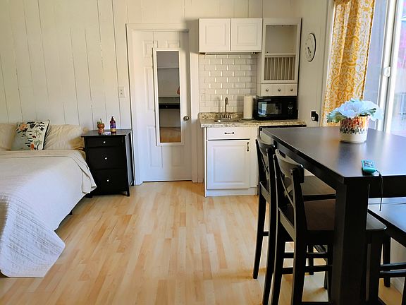 4th image of 4440 1/2 Gondar Ave