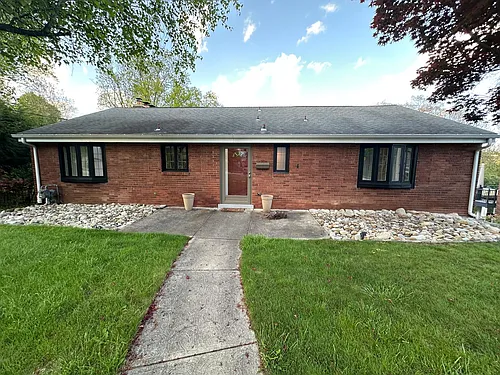 547 Greenhurst Dr Photo 1