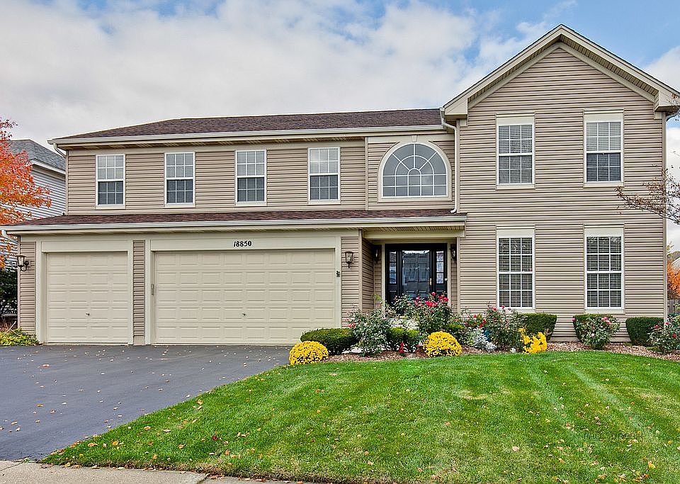 1st image of 18850 W Meadow Grass Dr