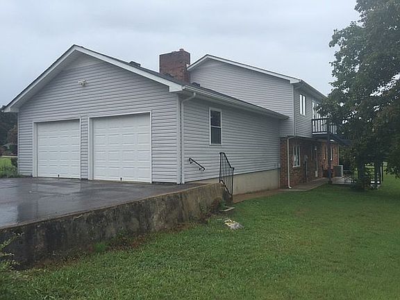 3rd image of 621 Shadowbrook Dr