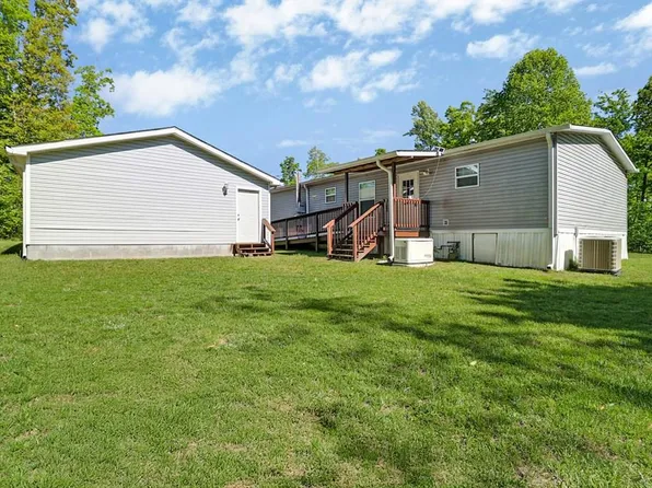 2055 Bell Rd, Crossville, TN 38571