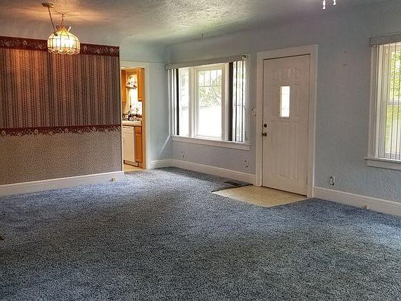 4th image of 6716 NE 64th Pl