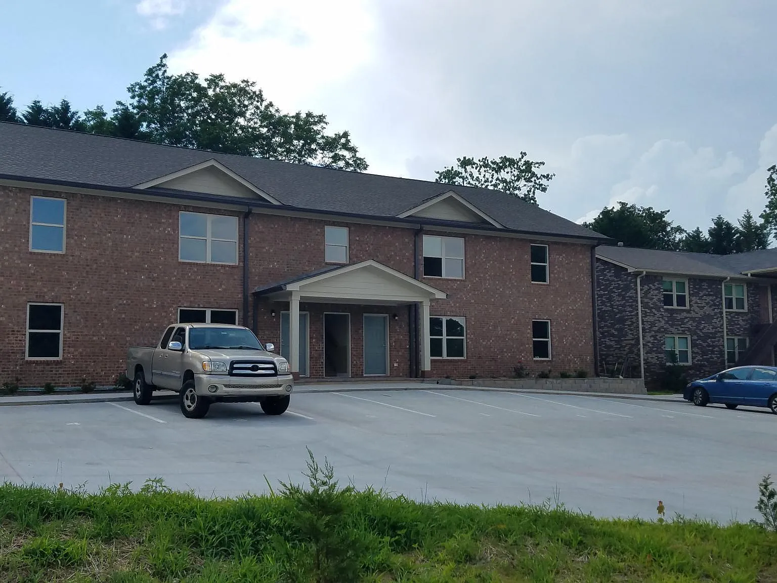 3 bed, 1550 sqft, $2,100 — Photo 2