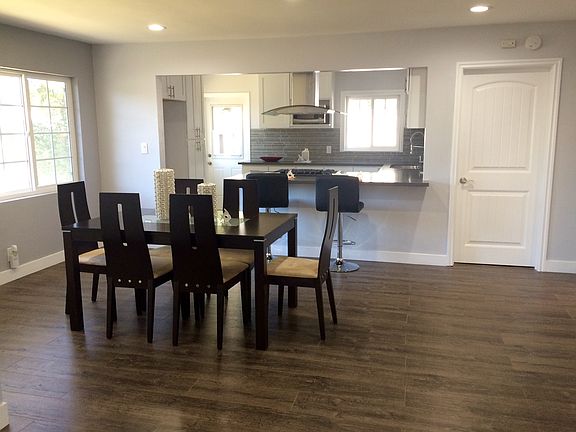 5th image of 983 Linden Pl