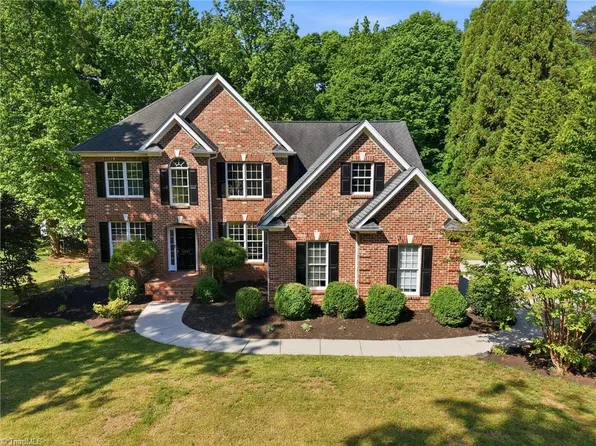 8241 William Wallace Dr, Summerfield, NC 27358