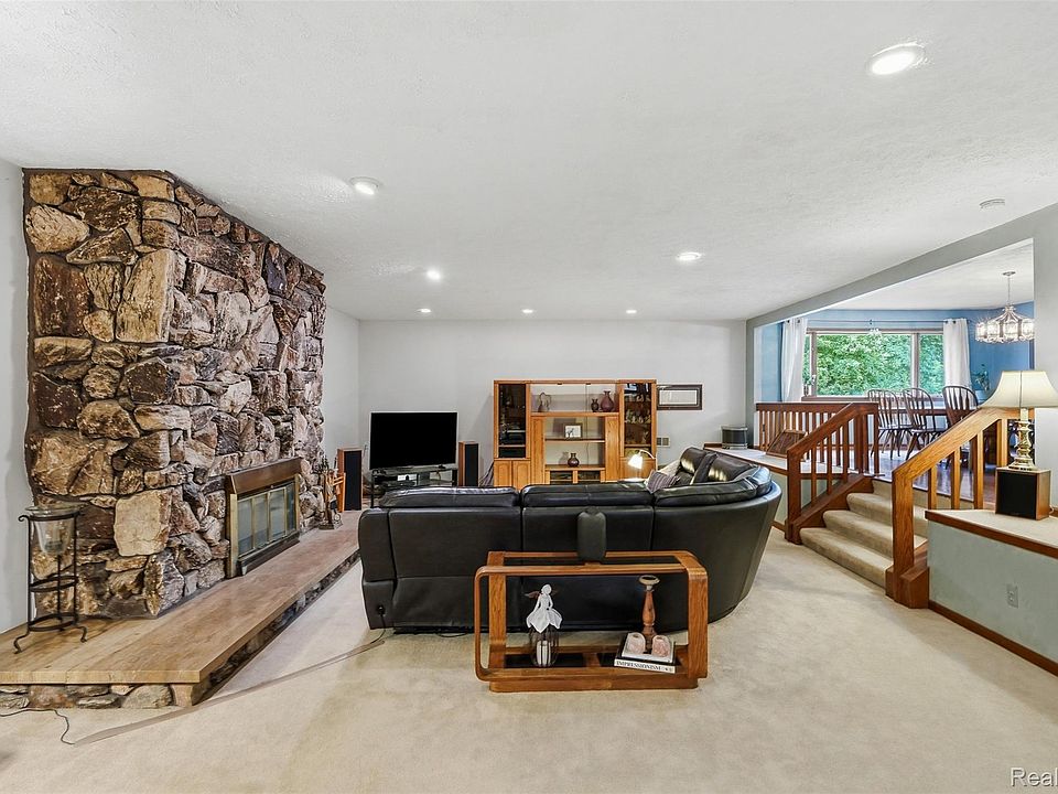 11034 Grand River Rd, photo 13
