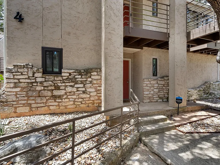 6810 Deatonhill Dr #108 — Photo 2