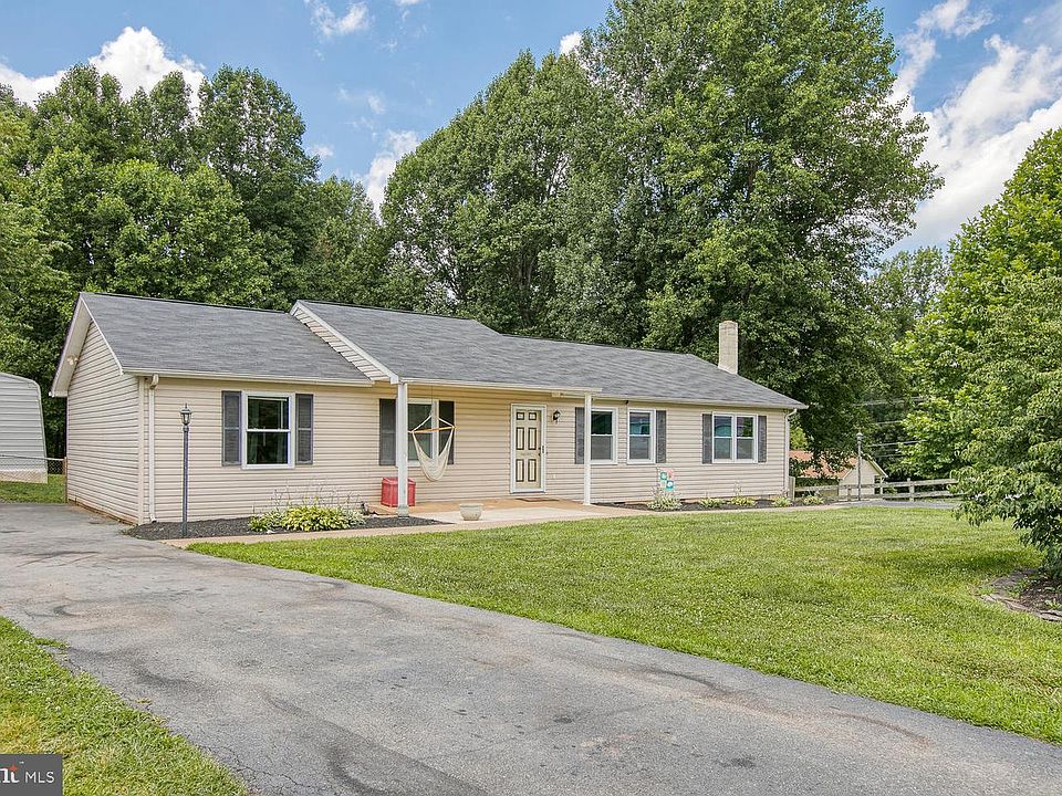 1st image of 105 Woodland Dr