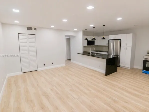2100 Springdale Blvd APT 314, Palm Springs, FL 33461