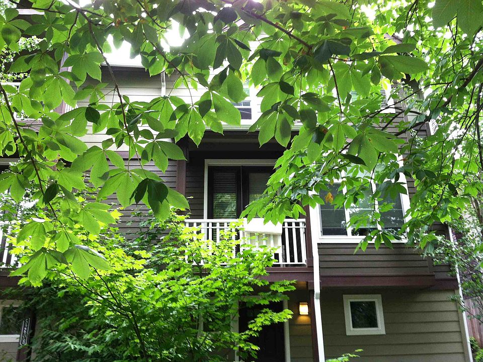 2nd image of 5260 12th Ave NE