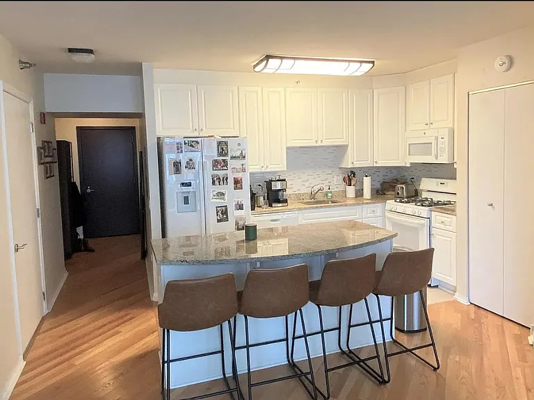 33 W Ontario St #26C — Photo 7