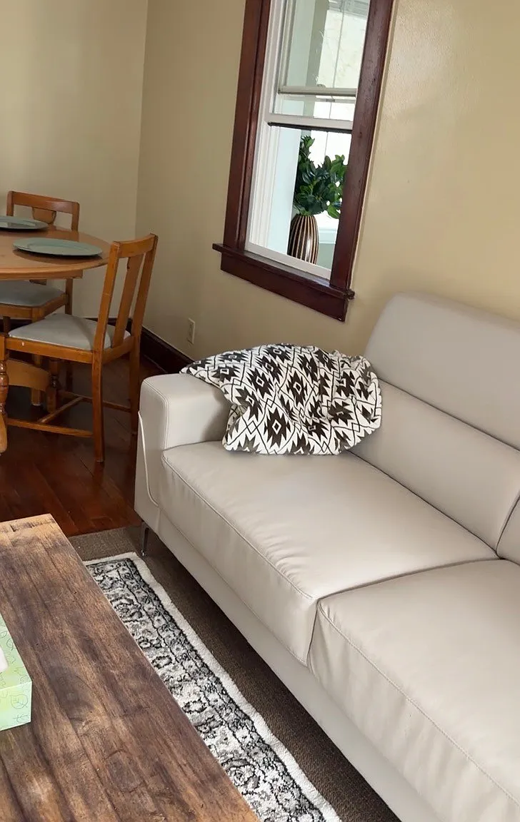 2 bed, 1.5 bath, 1050 sqft, $2,500 — Photo 2