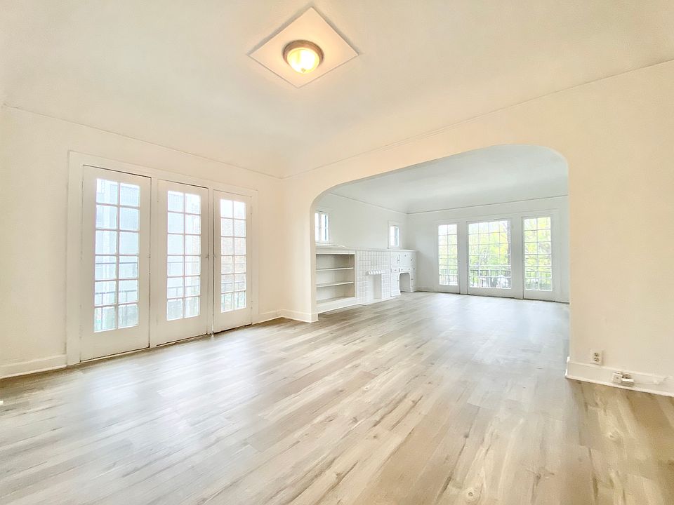 1st image of 1000 N Croft Ave #1/2