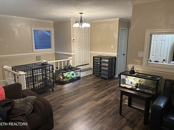 4th image of 7637 Chatham Cir