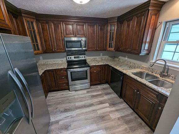 4th image of 1615 Skiffes Creek Cir