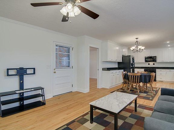 4th image of 1315 Girard Avenue