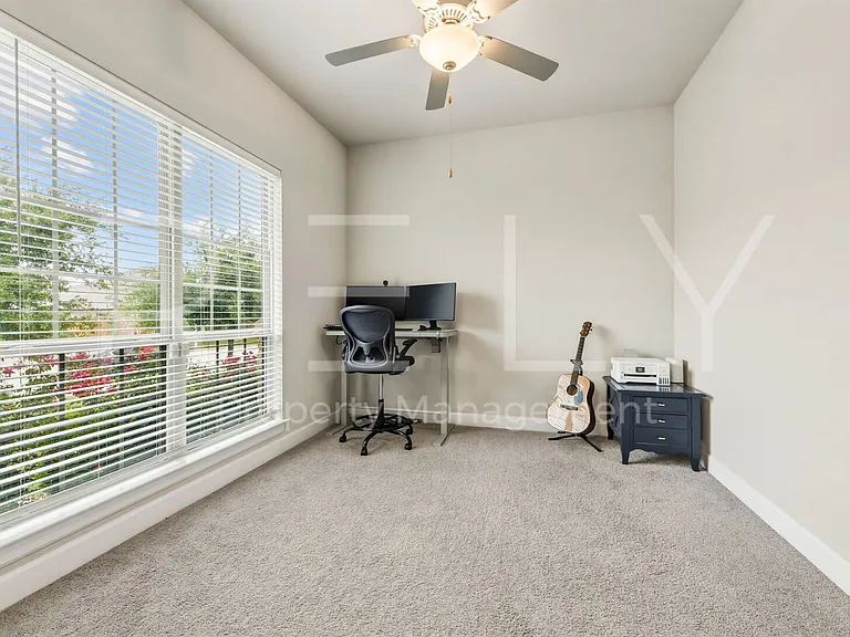 240 Cross Timbers Dr — Photo 6