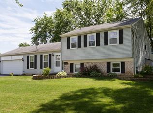 827 Parker Dr, Schaumburg, IL 60194
