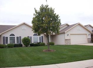 32 Crosswinds Ct, Bloomington, IL