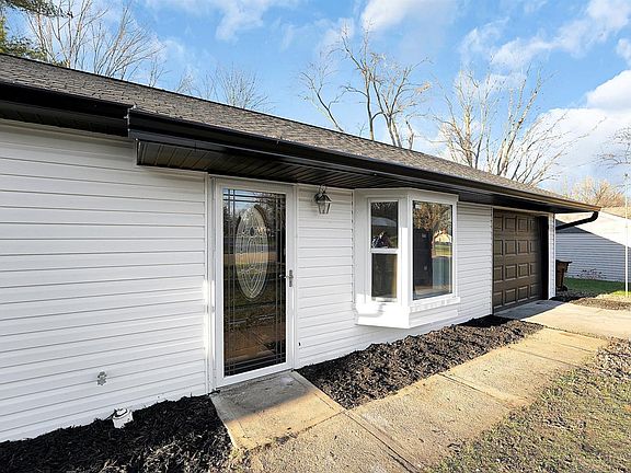 2nd image of 1492 W Meadowbrook Dr