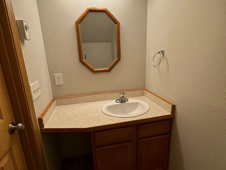 2875 S Donovan Dr — Photo 7