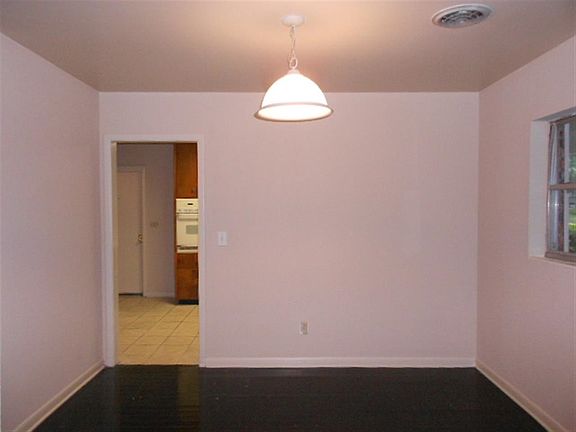3rd image of 2112 Mulberry Blvd