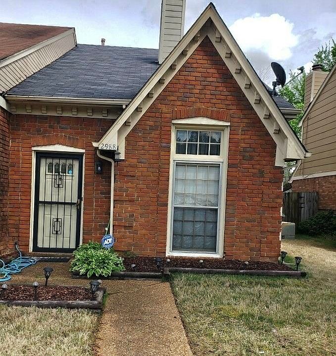 2nd image of 2988 New London Pl