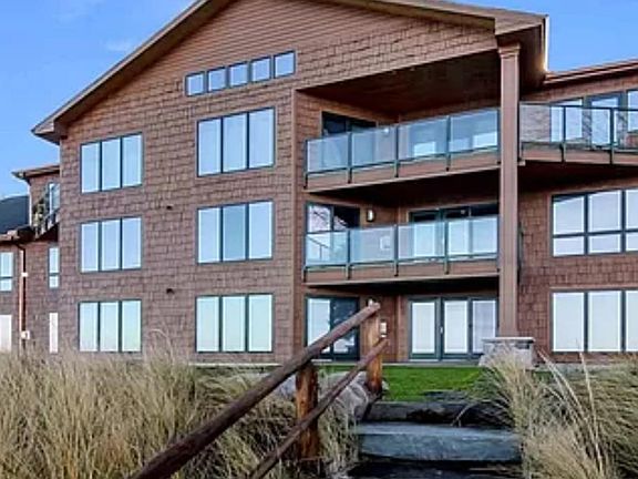 2nd image of 9024 N Bayshore Dr
