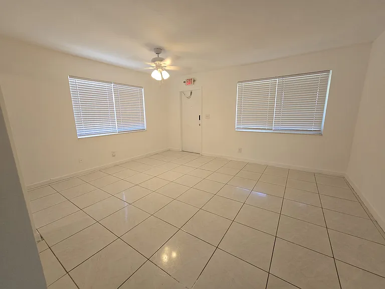 2305 Monroe St #5 — Photo 6