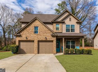 3894 Dunaire Dr, Stone Mountain, GA
