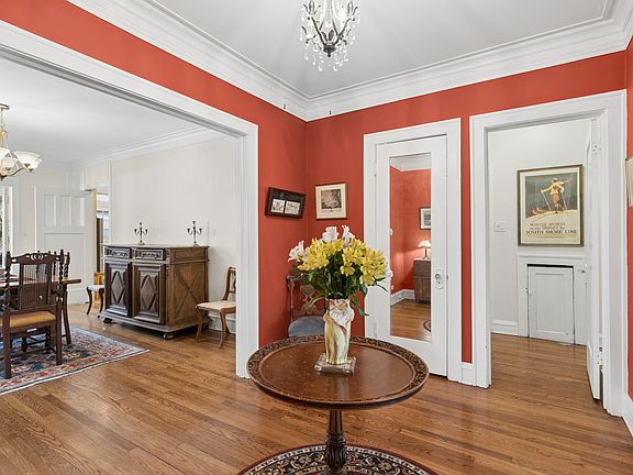 2nd image of 805 Hinman Ave #1
