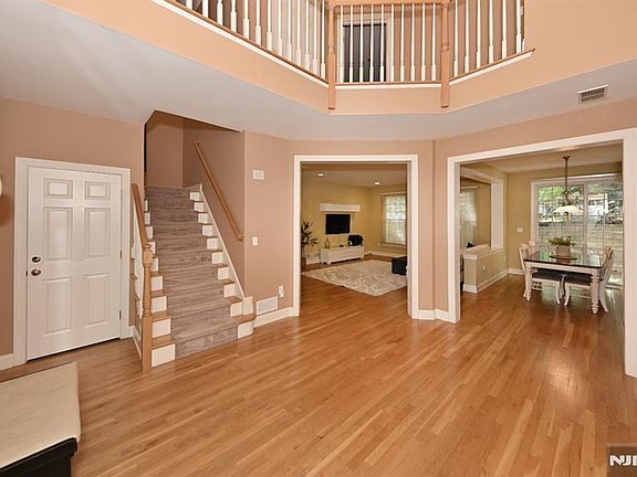 2nd image of 3 Schindler Ct