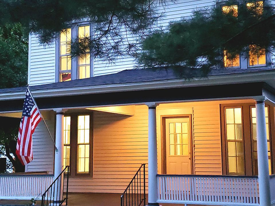 1st image of 517 Washington St