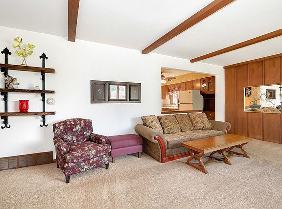 3rd image of 136 Rosemont Ave