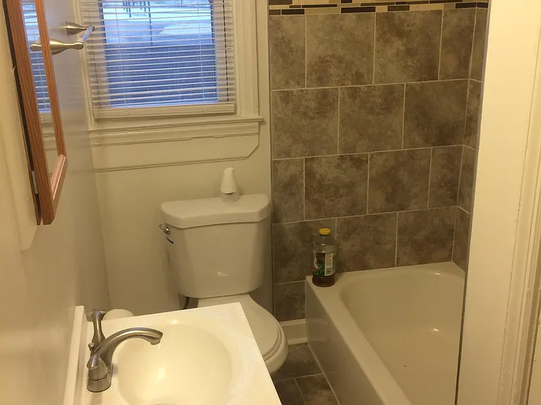 4721 Midwood Ave — Photo 4