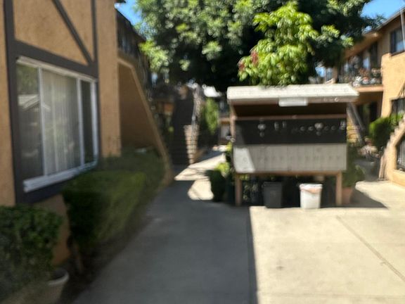 2nd image of 6339 Coldwater Canyon Ave #2