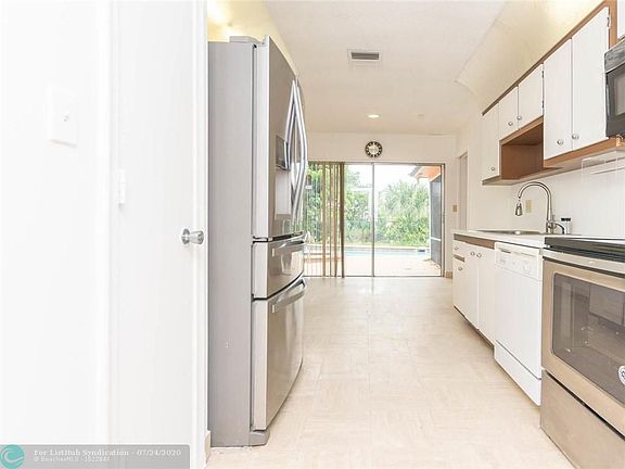 4th image of 5305 Sago Palm Blvd