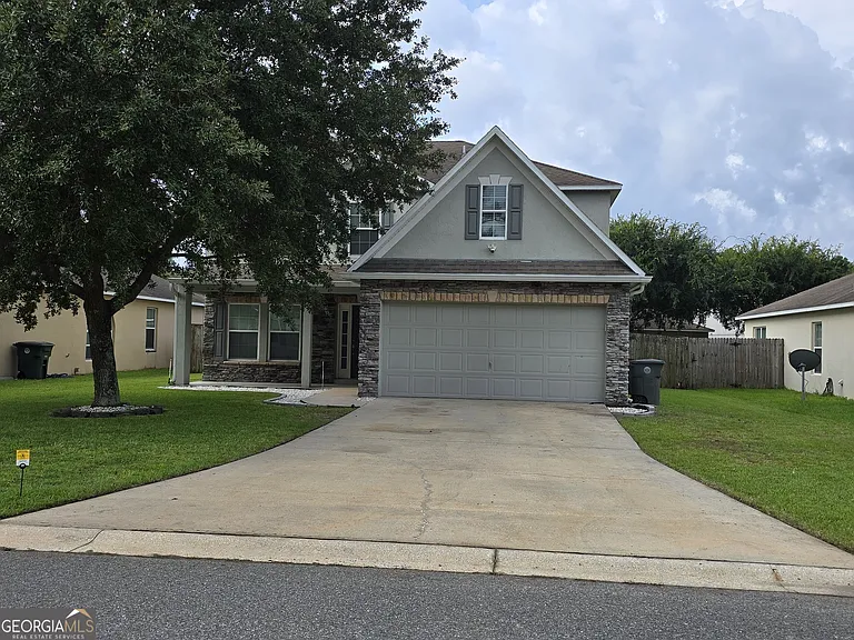110 Pine Bluff Blvd W — Photo 3