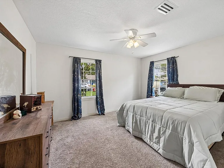 1517 Wayside Dr — Photo 5