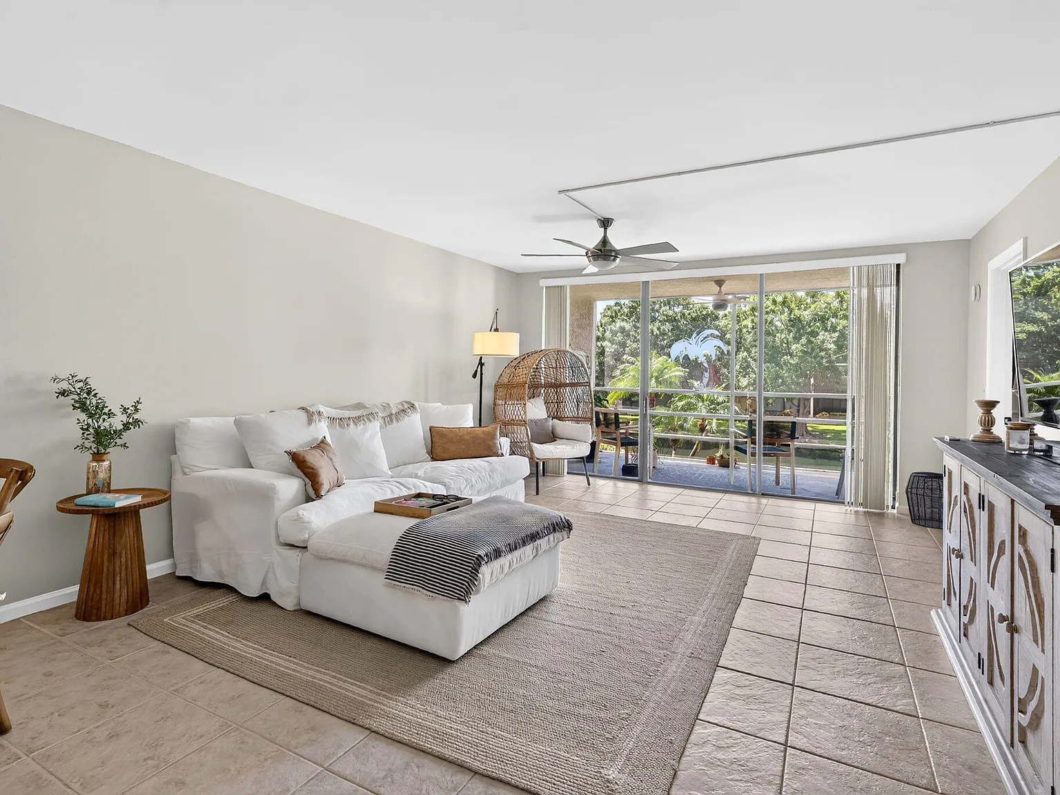 2 bed, 2.0 bath, 1314 sqft, $1,750 — Photo 4