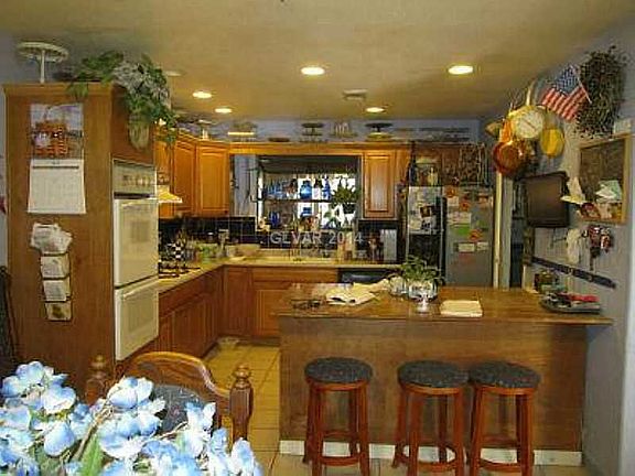 4th image of 2319 La Puente St