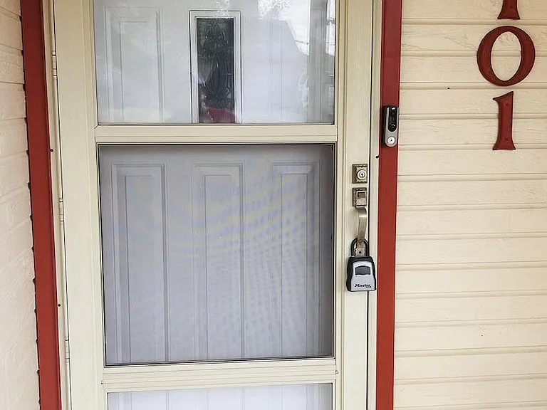 101 Chestnut Dr — Photo 16