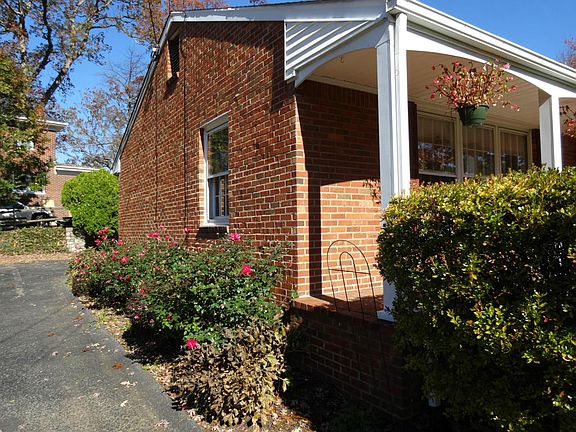 4th image of 2551 Sweetbrier Ave SW